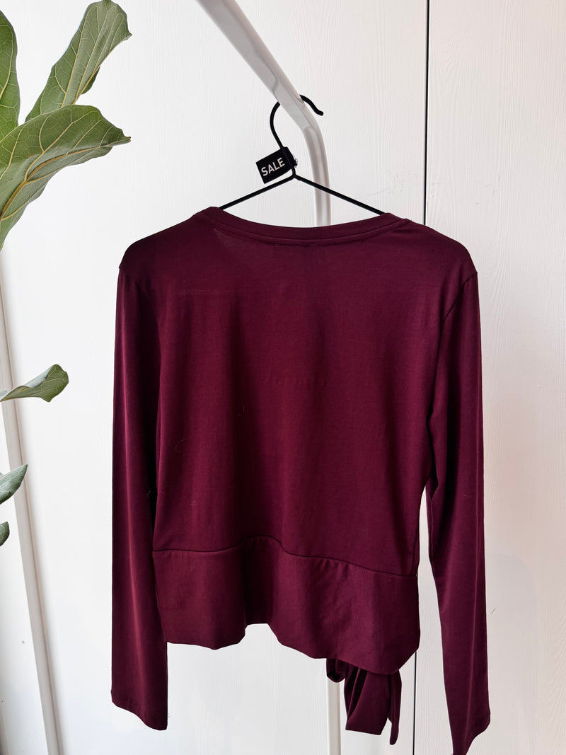 Top Burgundy Strik