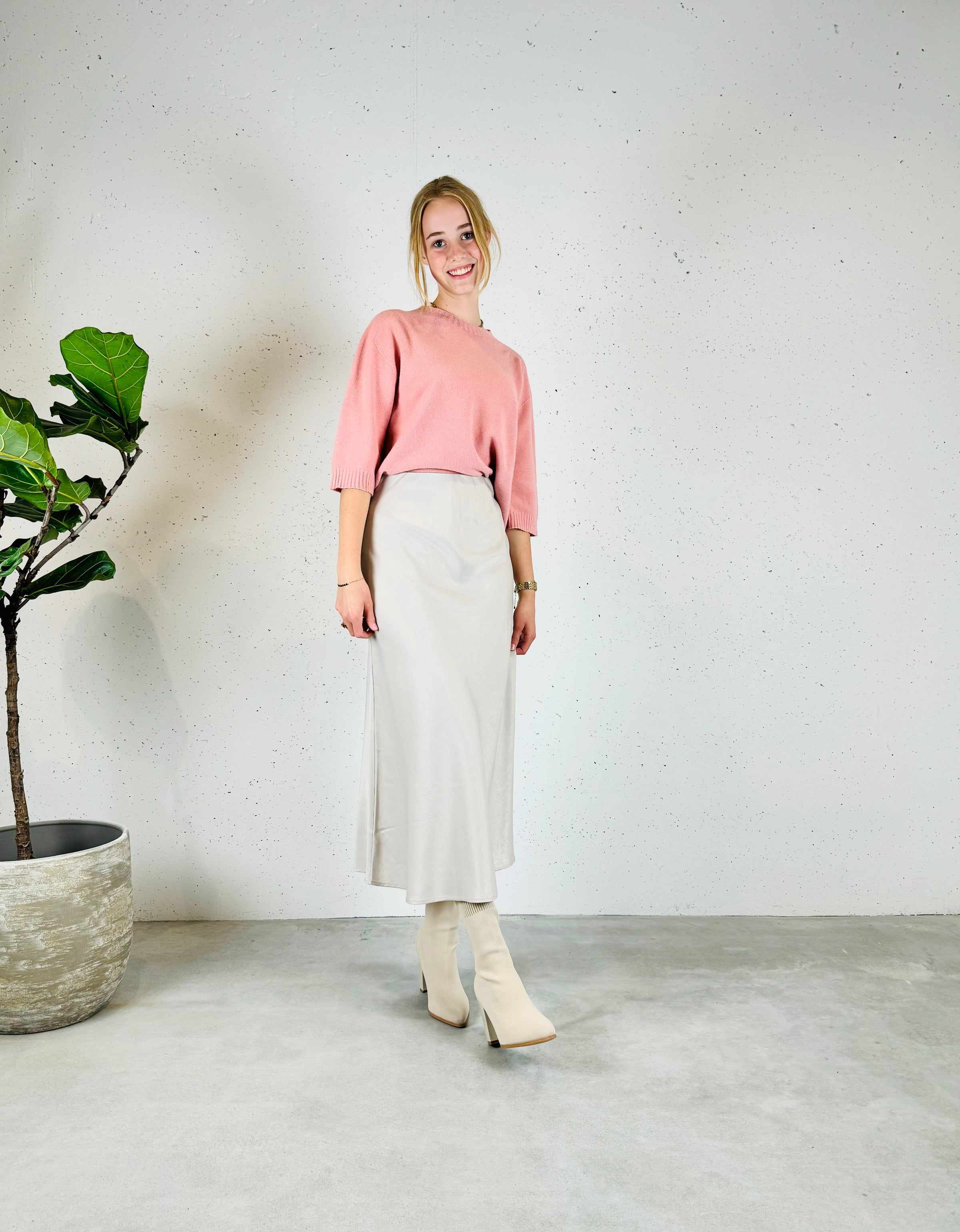 Carry satin skirt light beige