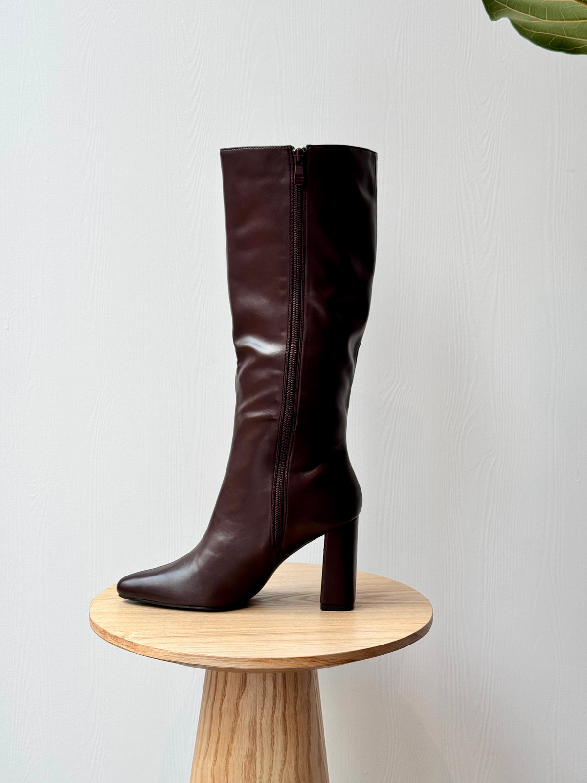 Chic high heel Brown