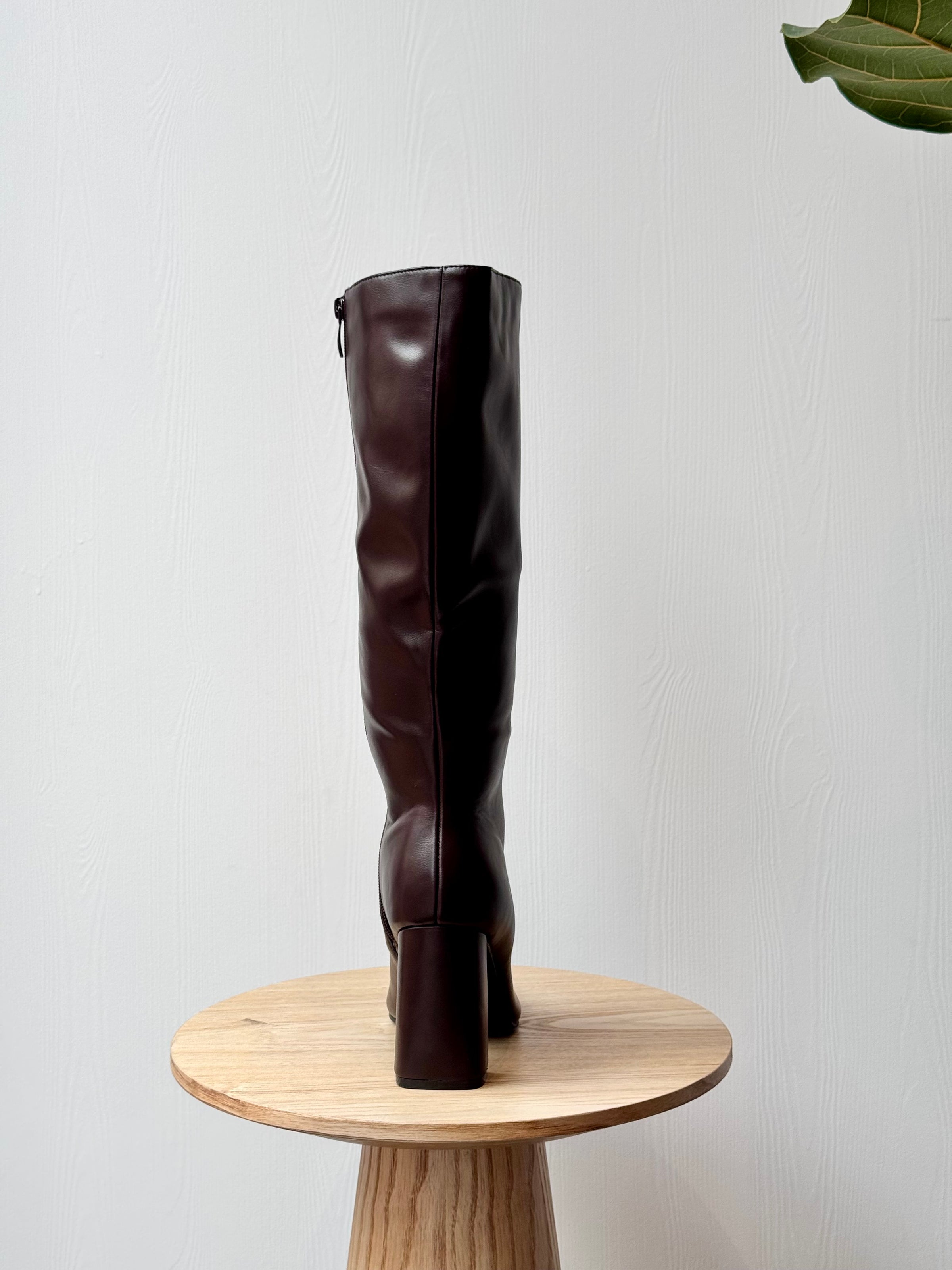 Chic high heel Brown