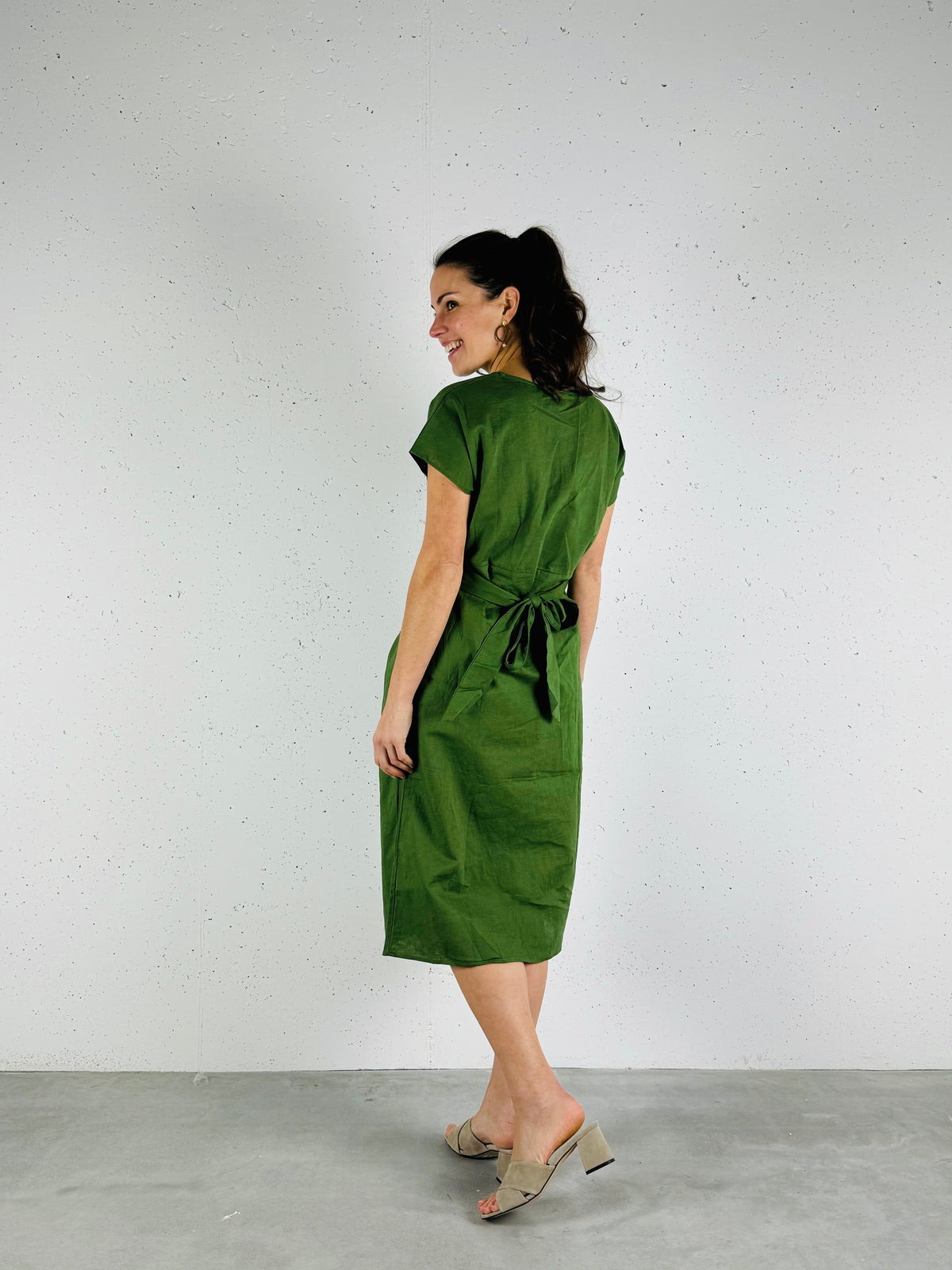 Dress groen met wikkeltaille - Chic by R