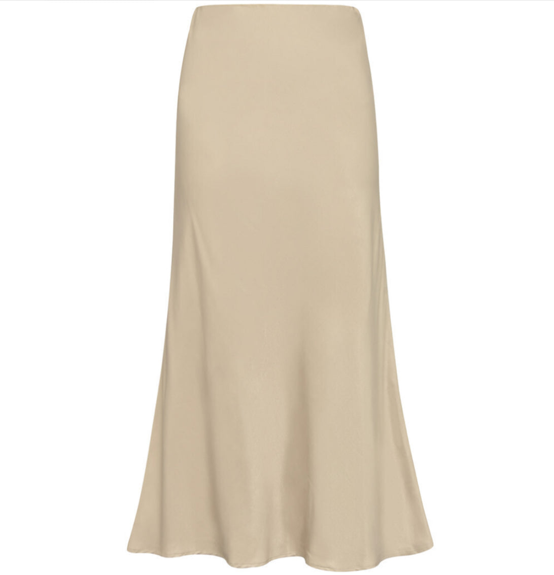 Carry satin skirt sand